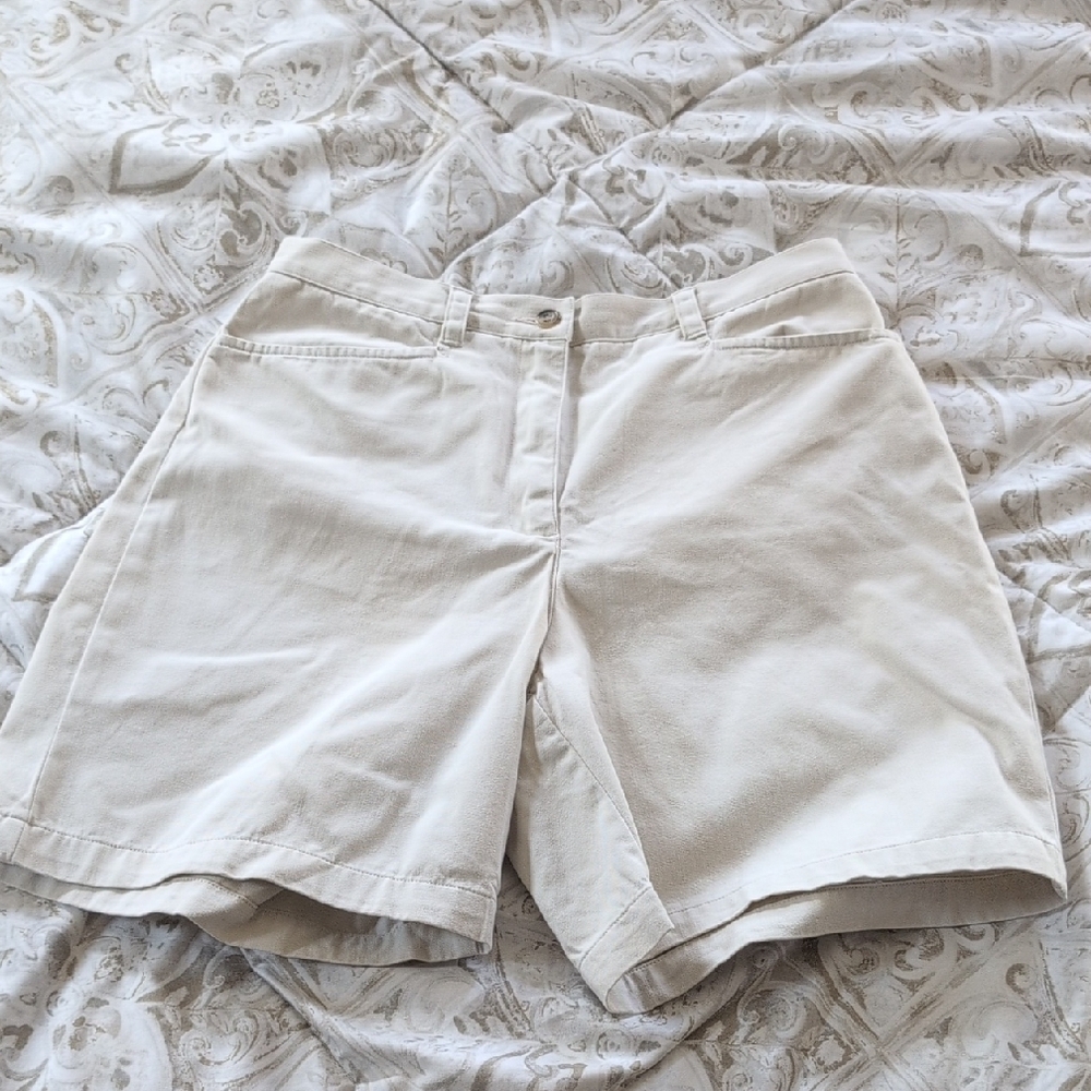 Women's Cream Shorts